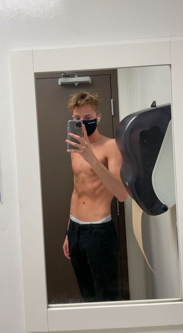 2 pic. Anyone like guys who play sports? ?
RT if u do and I might have a surprise for ur dms ;) https://t