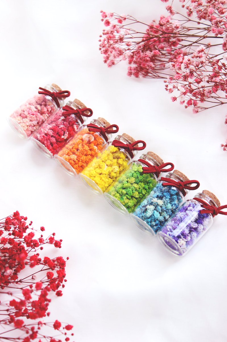 [RT감사합니다]
색색의 안개꽃을 담아놓은 유리병이 리뉴얼되어 돌아왔습니다🌈
안개꽃은 프리저브드플라워로 유리병도 좀 도 귀염뽀짝한 코르크 유리병으로 리뉴얼되었답니다☺️
가격은 그대로👌🏻
퀄리티는 업그레이드👏🏻
프리저브드이기에 드라이플라워보다 더 오래 보실 수 있어요😁