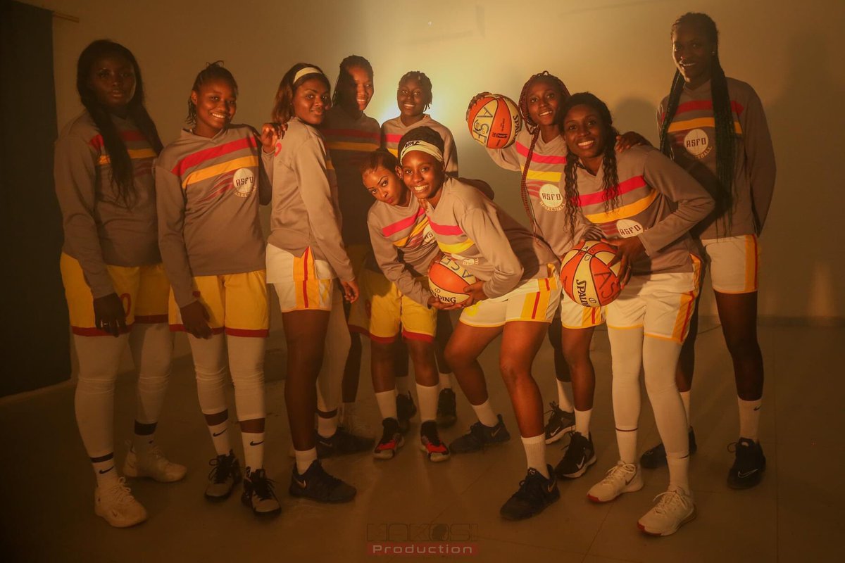 asfoBasket's tweet photo. ASFO 2020/2021
#WeAreFamily #AllezASFO 🔴🟡 🏀 https://t.co/hsNngB43XW