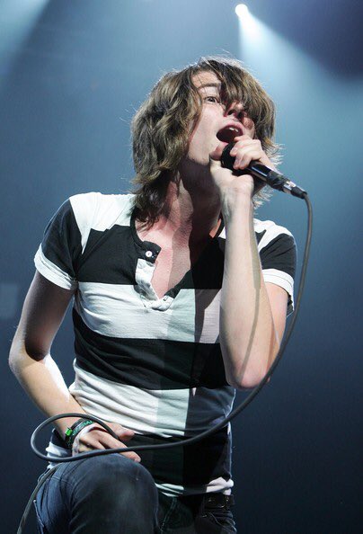 Clawdeen Wolf as William Beckett. I have literally zero reason for this one other than Vibes and also I couldn’t find ANYONE who fit Clawdeen so I just threw William Beckett in there. Whatever. It’s 3:00 am I have spent three consecutive hours working on this thread.