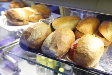 Es domingo y toca ¡VERMÚ! 🍸en #PorchesdelAudiorama. La pregunta ahora es ¿la caña con tapa o sin tapa? 😜
#QuedamosEnLosPorches