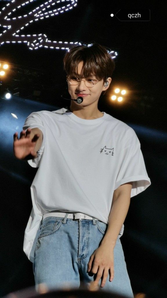 junie_ran_'s tweet photo. This man named junhui is an angel, he bored with talents and cuteness, how dare anyone hurt him😔😭
#BeLoudAboutJun
#SVTJunDeservesBetter
#PledisReadOurEmail
#ProtectSVTJun
#MassEmailingtoPledis https://t.co/BNfrrw5qX1