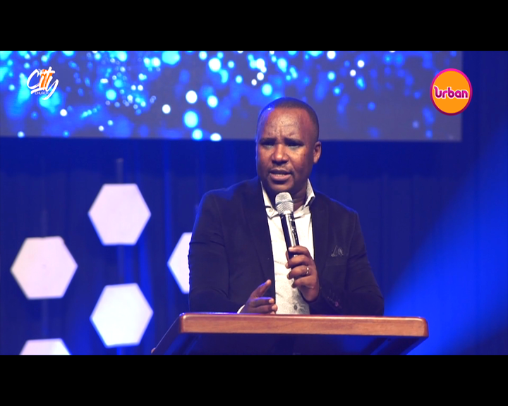 UrbanTVUganda's tweet photo. Happy New Year and welcome to our first Sunday service in the year 2021. Please be blessed as you worship the Lord with us.
#thecitychurchluzira. @The City Church Luzira, 
@Mutalma 
@HenryMuguluma 
@pkasirivu . @UrbanTVUganda 
Stream live 👉🏿https://t.co/nXAIjHrd8z https://t.co/CnbNRRhGL6