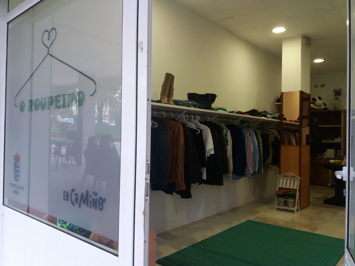 ConcelloMino's tweet image. 📸 O @ConcelloMino inaugurou onte un #proxecto no que leva meses traballando: o #roupeiro municipal. 

Trátase dunha novidosa prestación dirixida aos usuarios e usuarias dos Servizos Sociais co que se busca dotar de roupa 👚👖 ás persoas que carezan de recursos para mercalas.