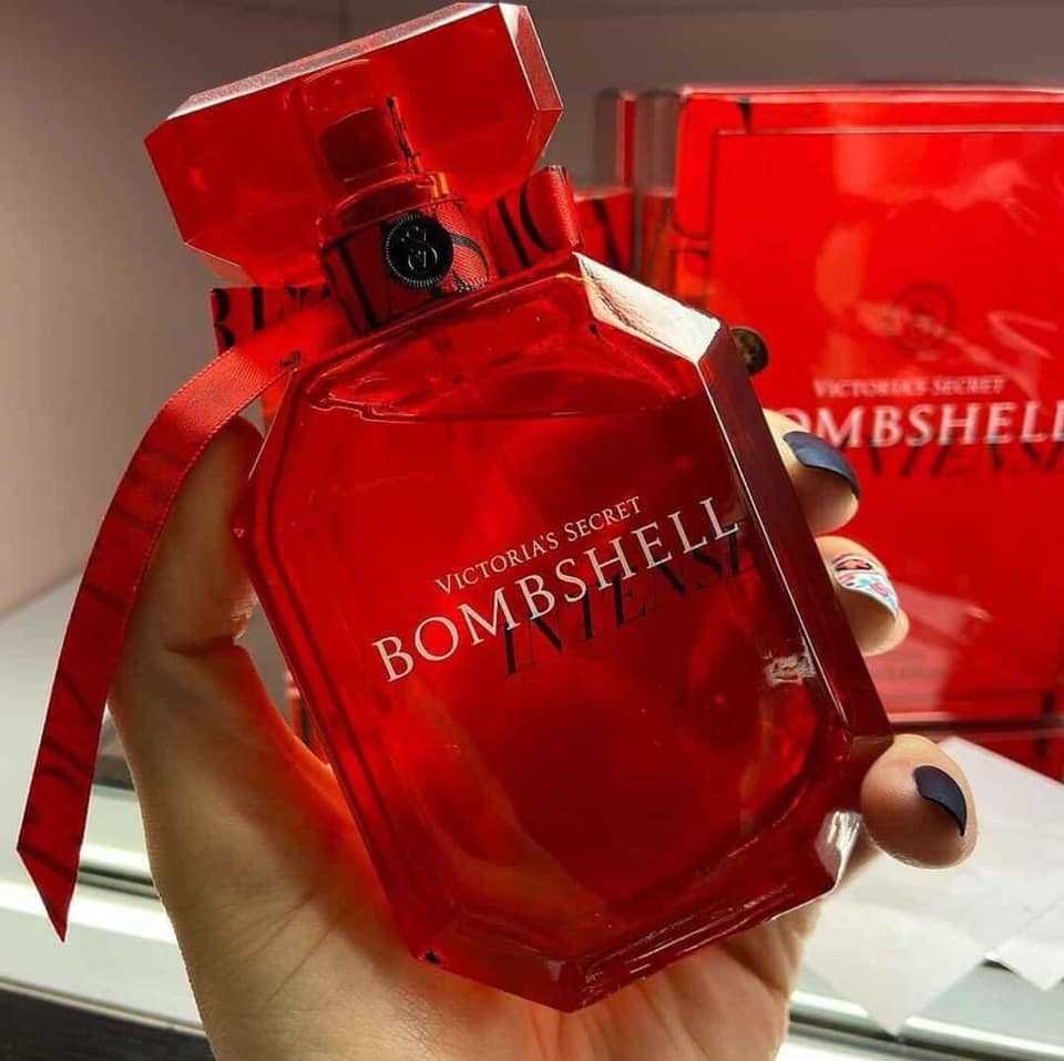 _ryyssa's tweet photo. BOMBSHELL INTENSE 😍
So sexy dia punya packaging💋💃 sesuai untuk yg kuat berpeluh
Scent of lush cherry
Red piony(sexy and intense)
Sultry vanilla
Sweet fruity vanilla
Memang best untuk peminat edp Victoria secret 😍💕

RM 140❌
PROMOTION RM100 SAHAJA✨ https://t.co/ViC6Kpiw1O