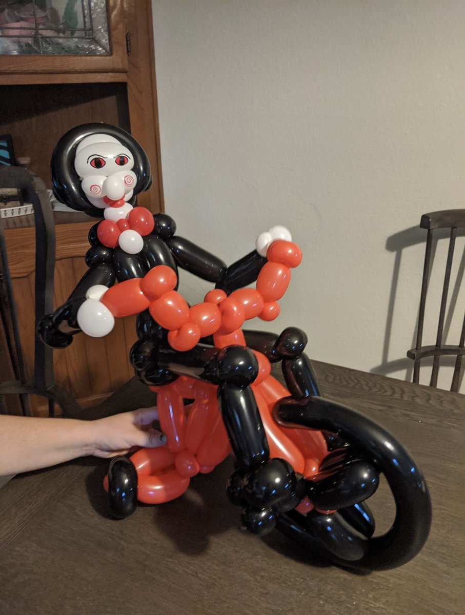 Do you want to play a game with balloons? #horror #HorrorFamily #HorrorMovies #HorrorFam