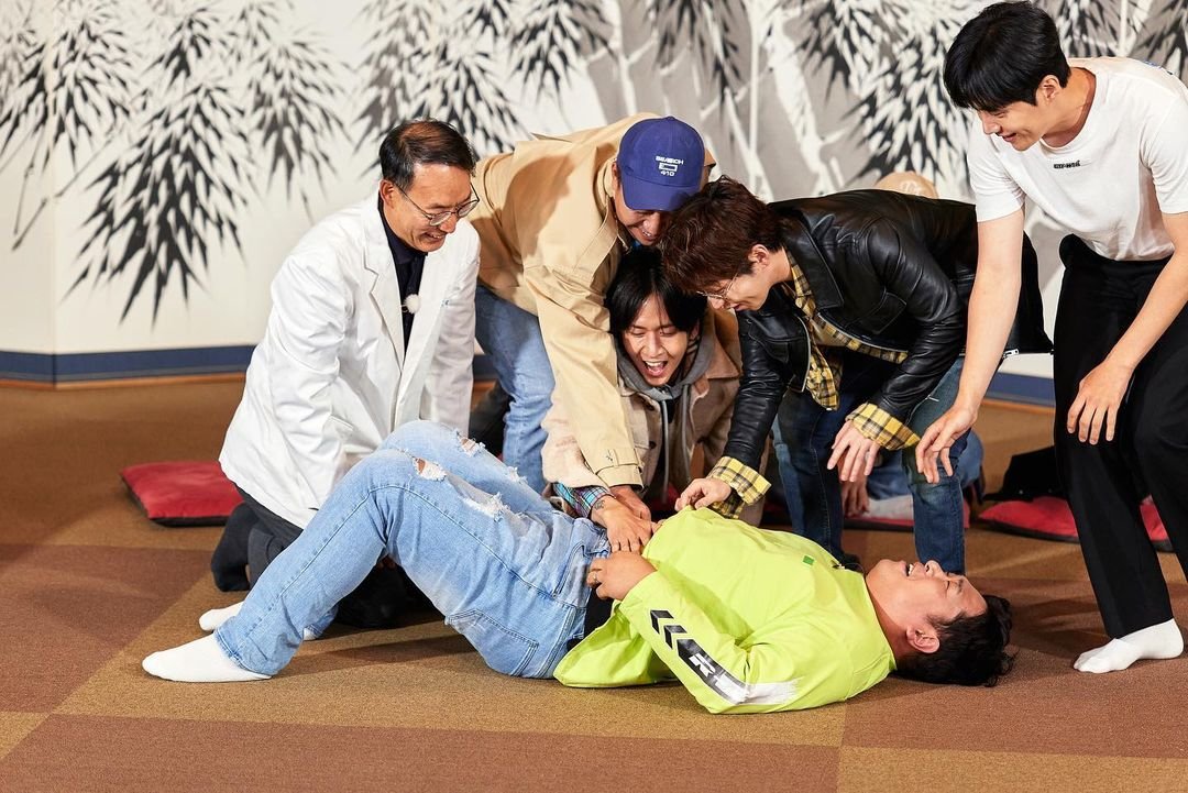 I've been wanting to do this for ages. Here's a thread of HD  #2D1N photos.  Gonna spend the next hour looking for them hehe.