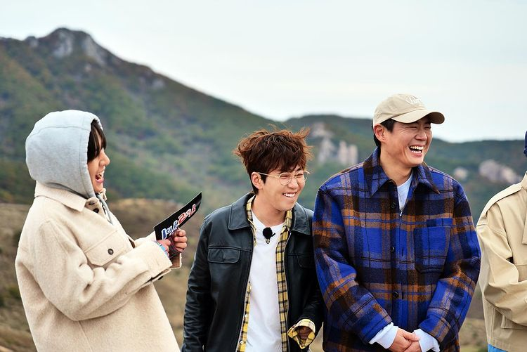 I've been wanting to do this for ages. Here's a thread of HD  #2D1N photos.  Gonna spend the next hour looking for them hehe.