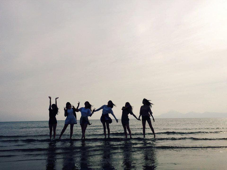 slvrbeaglebunny's tweet photo. "gfriend is beautiful when we're six."
- yerin

"LOVE ALL OF US."
- eunha https://t.co/51VFcbX7vk