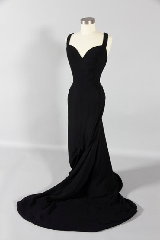 The infamy of the dress itself lived on. In 1960, Cuban-American fashion designer Luis Estévez created an iconic black dress based on Madame X (1884). Dina Merrill modeled the Estévez dress in Life magazine on 11 January 1960.