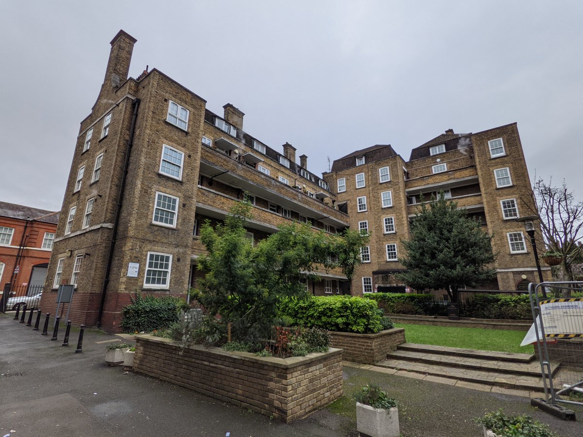 3/ The interwar Cumberland Market Estate, now Peabody, was social housing designed by architect C E Varndell for the Crown Estate built around a former branch of Regent's Canal.
