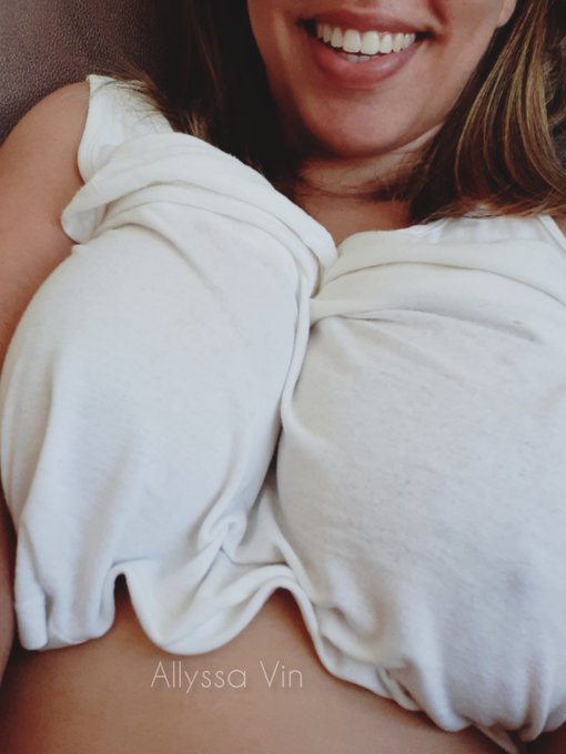 Bom dia pra quem acordou cedo no domingo, e pra quem dormiu bastante tamb&eacute;m 🥰 https://t.co/XXMZZRCIQ<a href="/tag/camgirl"class="tags"><span>#camgirl</span></a><a href="/tag/peitos"class="tags"><span>#peitos</span></a><a href="/tag/chatgirls"class="tags"><span>#chatgirls</span></a>