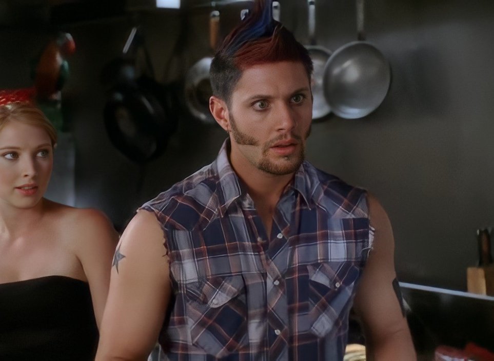 Priestley also wears flannel, just not quite the Winchester style.(bonus points for the heart eyes look between Jensen and Danneel in the second one)