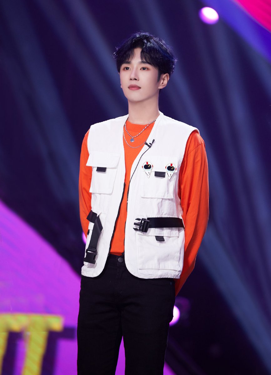 李汶翰宇宙打歌中心hashtag