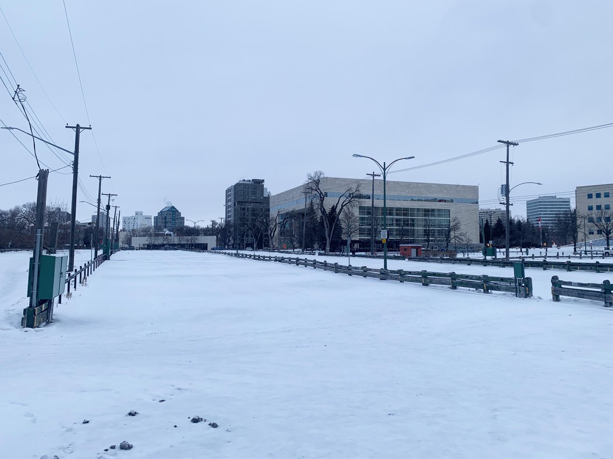 In 1909, the Winnipeg Amphitheatre was built as a replacement for the Auditorium. It was the only artificial ice hockey rink between Toronto and Vancouver, seating 5,000 people. It stood where the giant surface parking lot for Great West Life is today. 14/20