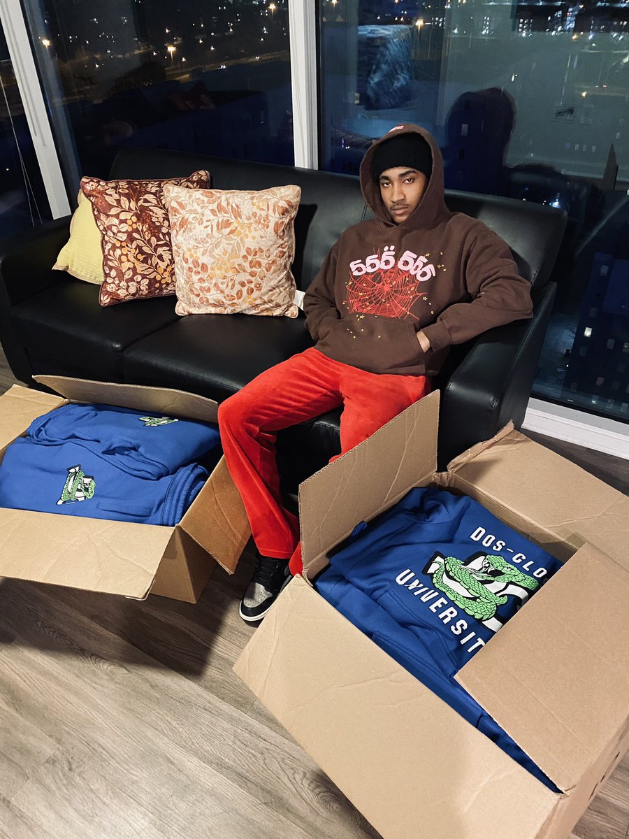 dosnayari's tweet photo. Our First Drop Of The Year 
1/20/2021 🥂 @ dos.closet on IG #BlackTwitter https://t.co/GQwIAk1hjo