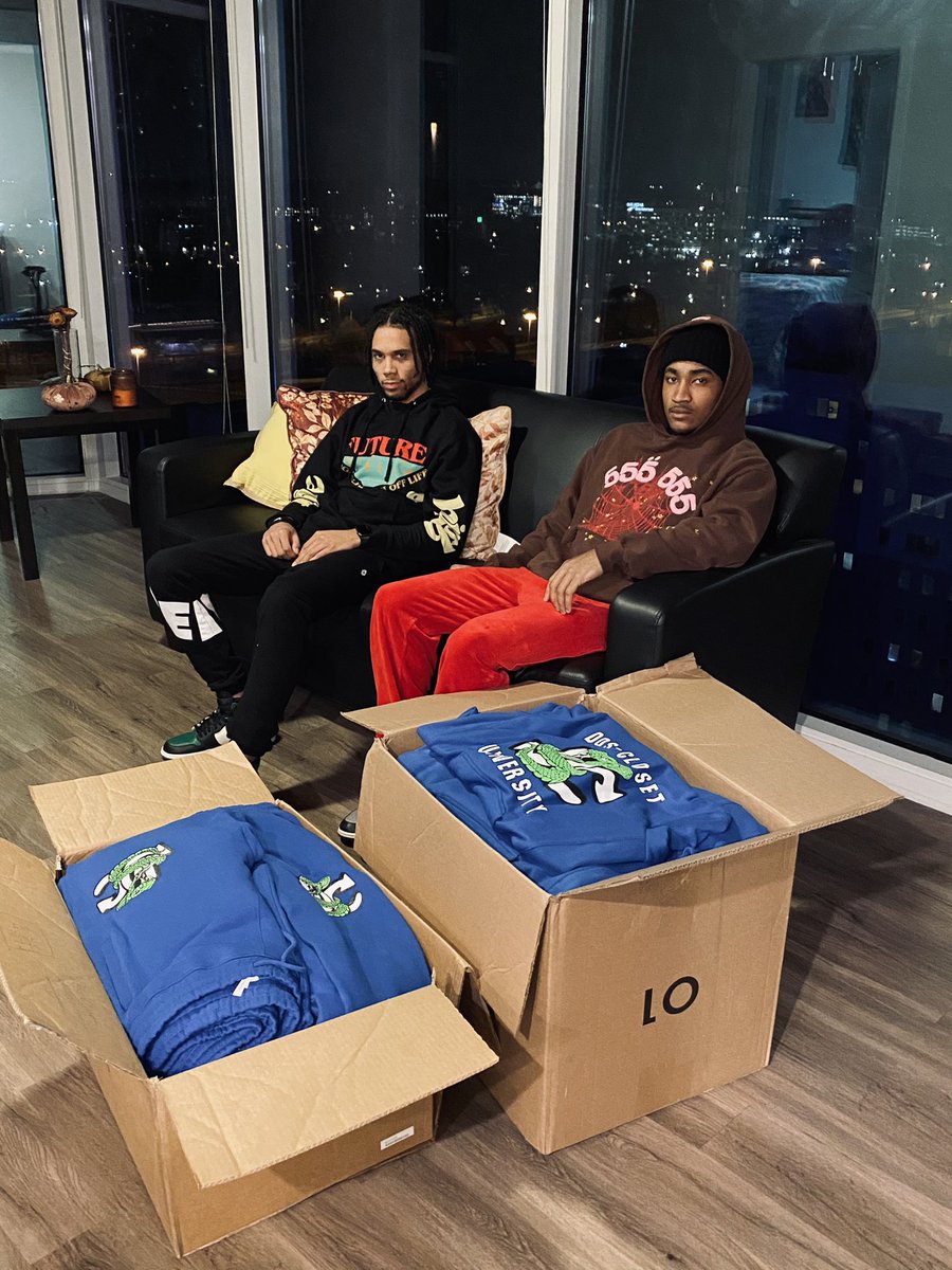 dosnayari's tweet photo. Our First Drop Of The Year 
1/20/2021 🥂 @ dos.closet on IG #BlackTwitter https://t.co/GQwIAk1hjo