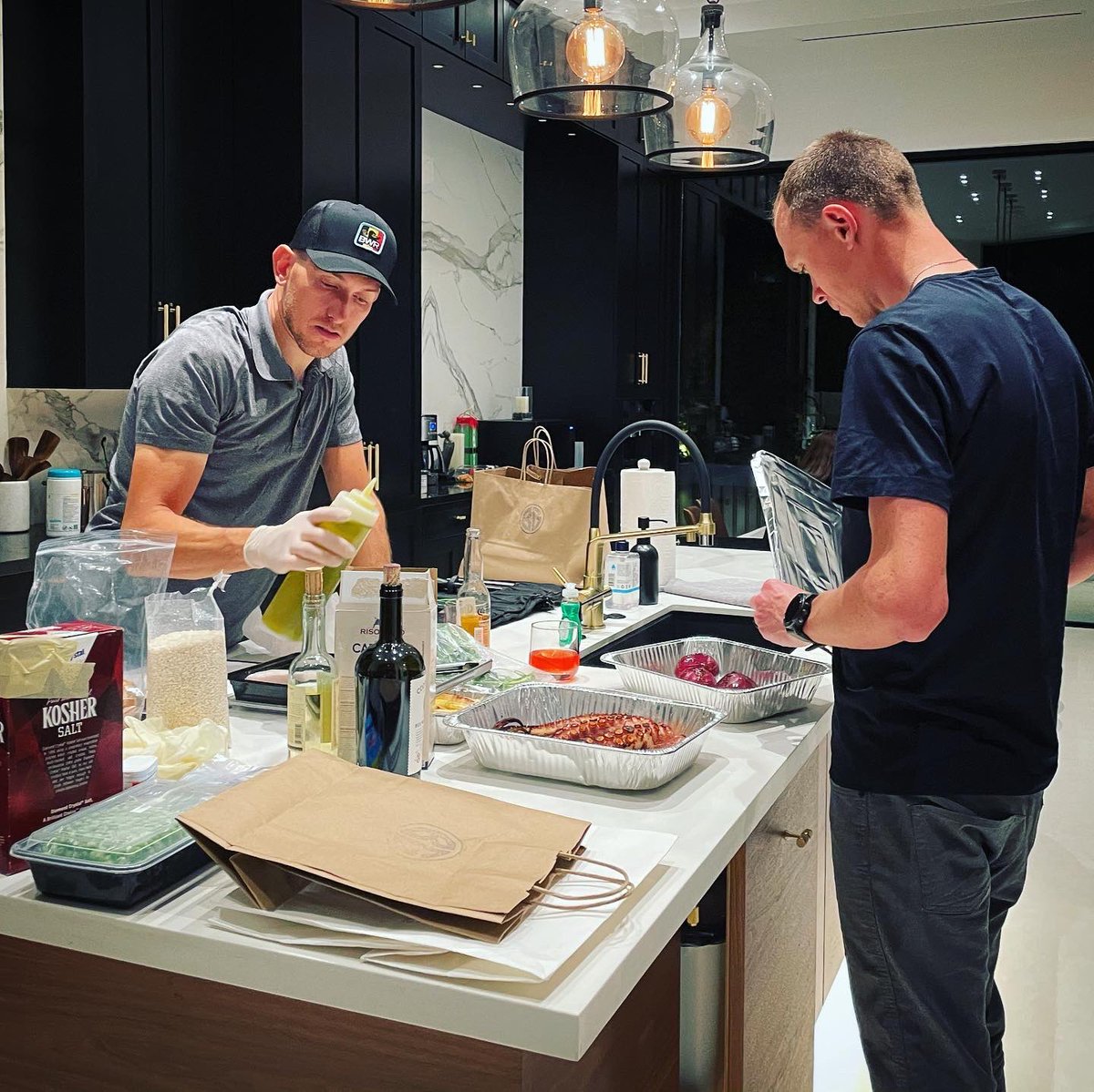 Trying to learn how to cook from the best 👌 <a href="/Michelelisichef/">Michele Lisi</a> 👨‍🍳