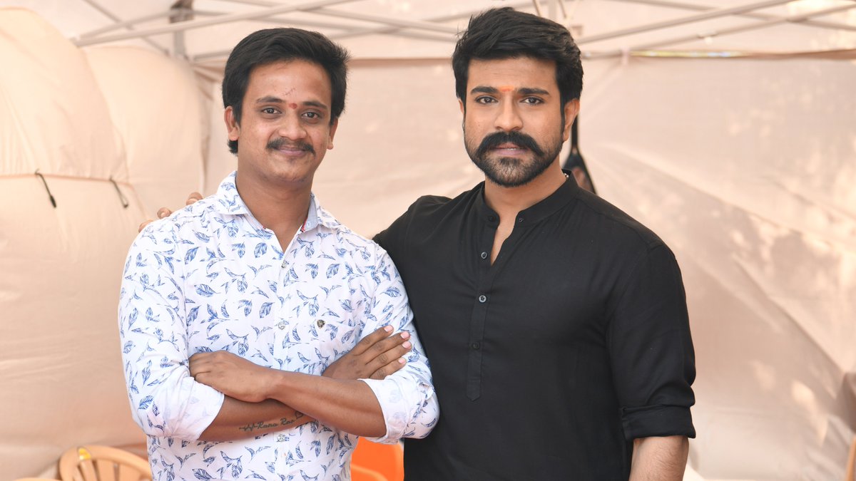 Srinivas22235's tweet photo. Finally My Dream with our Little #Boss #SeethaRAMaRajuCHARAN 
@AlwaysRamCharan
@AlwaysMadhuu @mosinalways4u @sivacherry9 @IamMadhuu @AlwayzRamCharan @TrendsRamCharan @swaminaidu_r @imchanukya @manojvalluri @RamCharanEdits @ipravallika 
A BIG  SPL THANXS TO MY BOSS @bobby_yedida https://t.co/5rKCn0bzcX