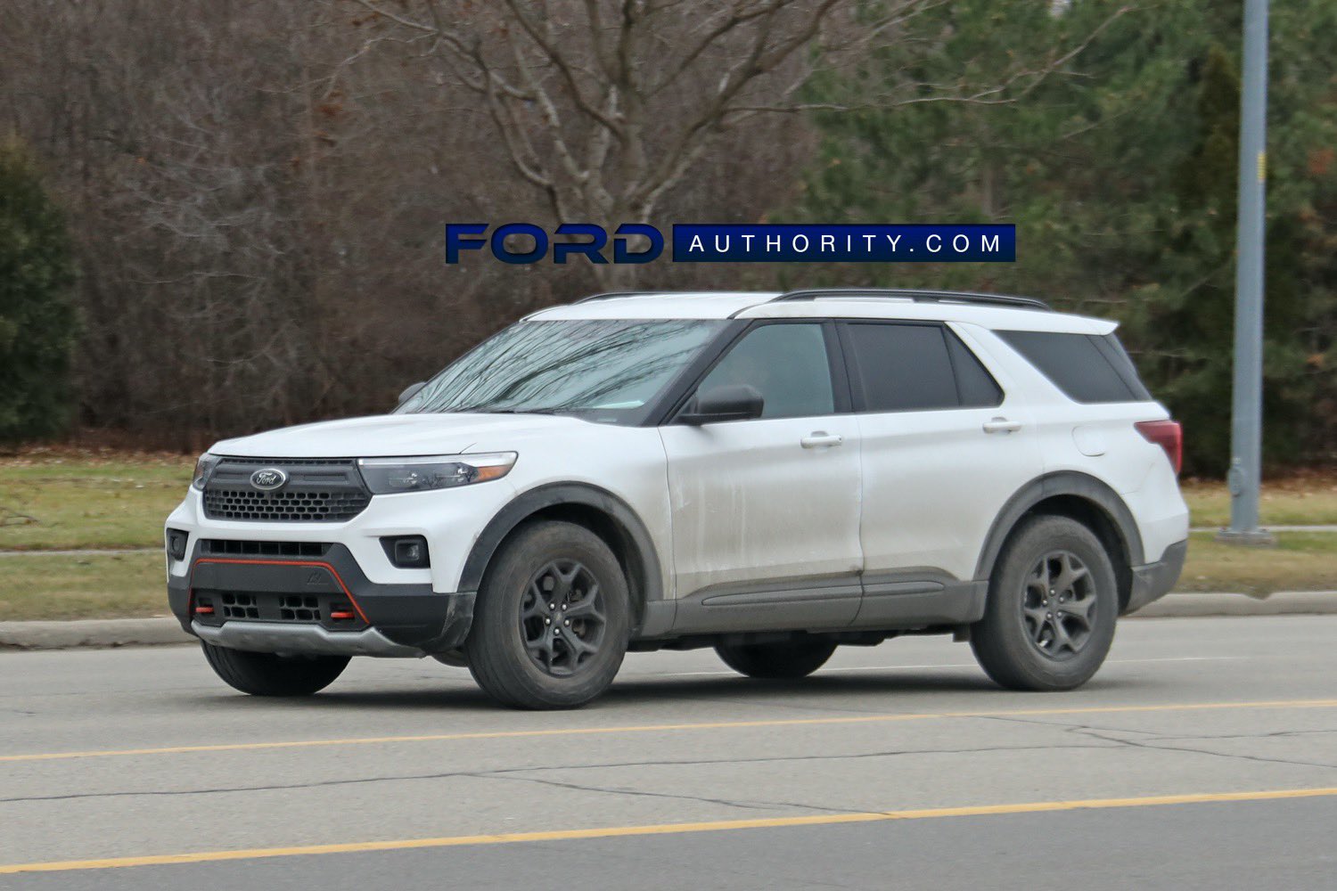 Cole Marzen در توییتر 22 Ford Explorer Timberline Spied Completely Undisguised With An Oxford White Exterior Paint Finish Additionally The Crossover Features A More Rugged Front Fascia An Underbody Metal Skid Plate And A Set Of Bridgestone Dueler A
