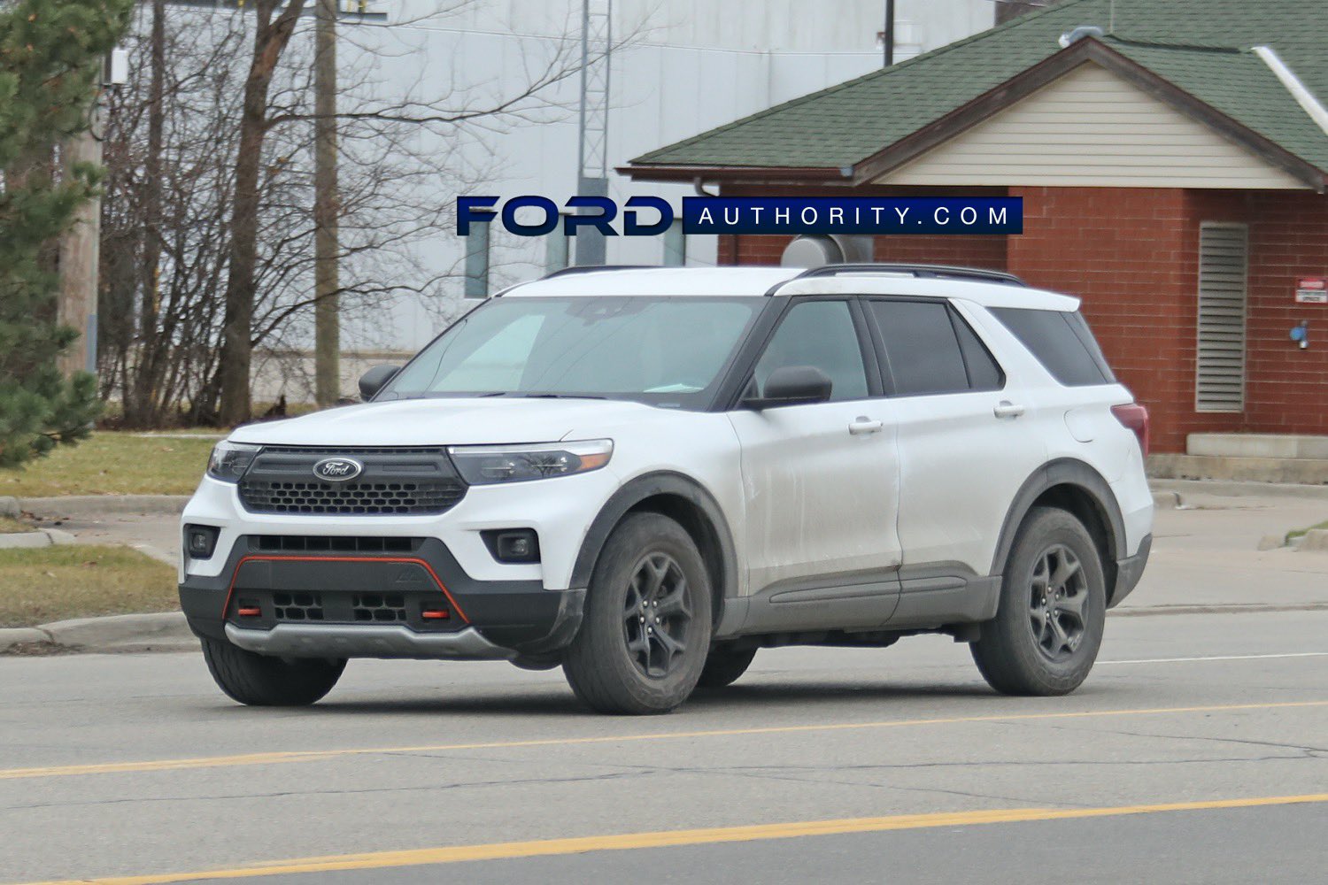 Cole Marzen در توییتر 22 Ford Explorer Timberline Spied Completely Undisguised With An Oxford White Exterior Paint Finish Additionally The Crossover Features A More Rugged Front Fascia An Underbody Metal Skid Plate And A Set Of Bridgestone Dueler A
