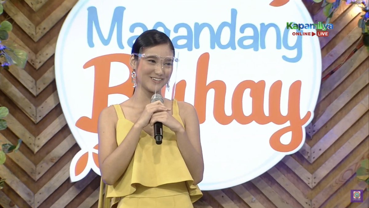 HOY! Join na sa masayang kwentuhan kasama sina Joross Gamboa at ang KarJon! 

#HoyLoveYouOnMB 
KARJON OnMBxShowtimeU