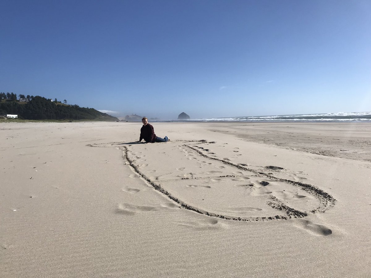  @PatrickGibson00 being paddy on the beach LMAO 