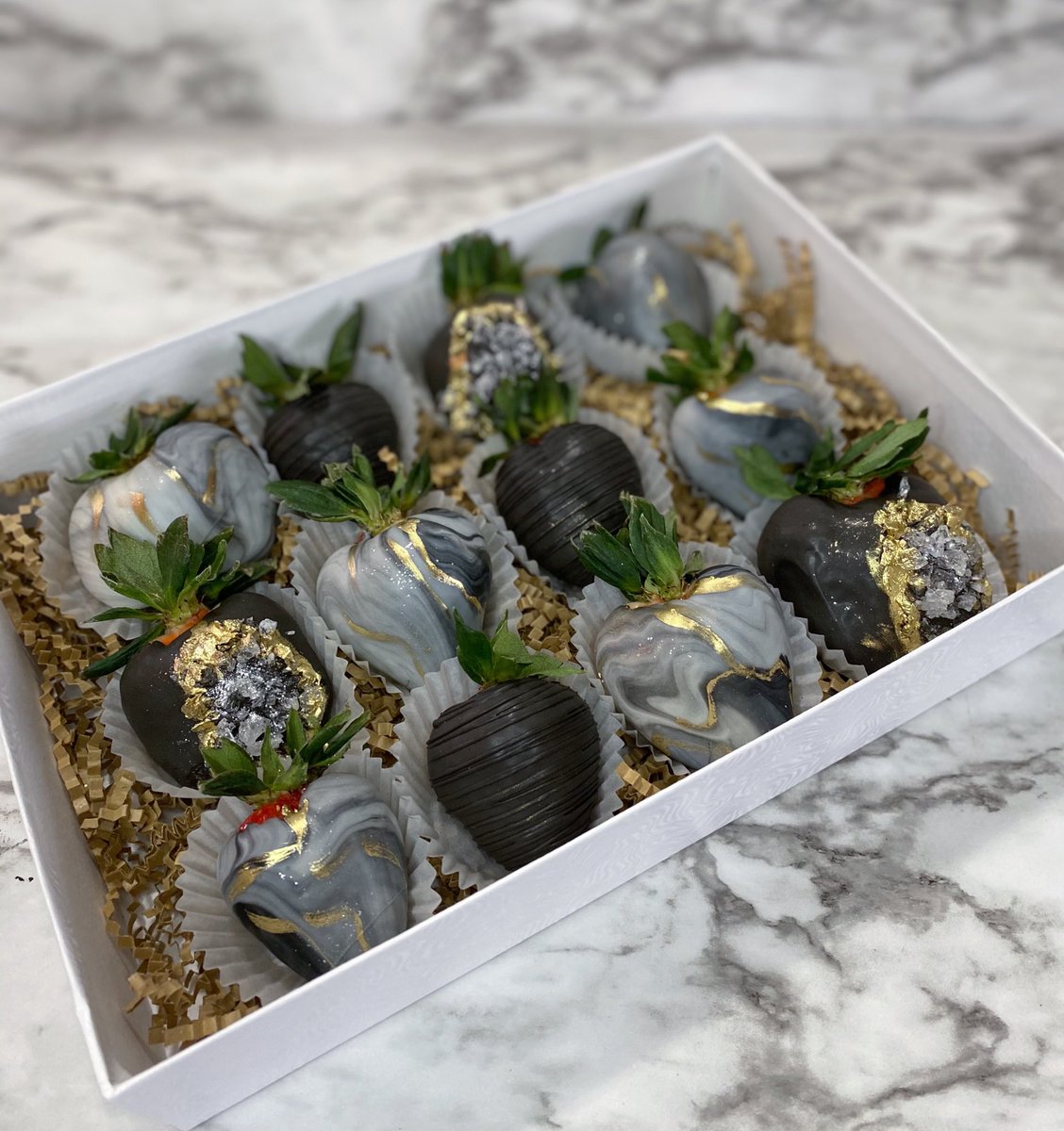 SBysteph's tweet photo. 1 year and 6 months ♥️ obsessed with these marble and crystallized strawberries 🤩✨ https://t.co/M1fuElmLV4