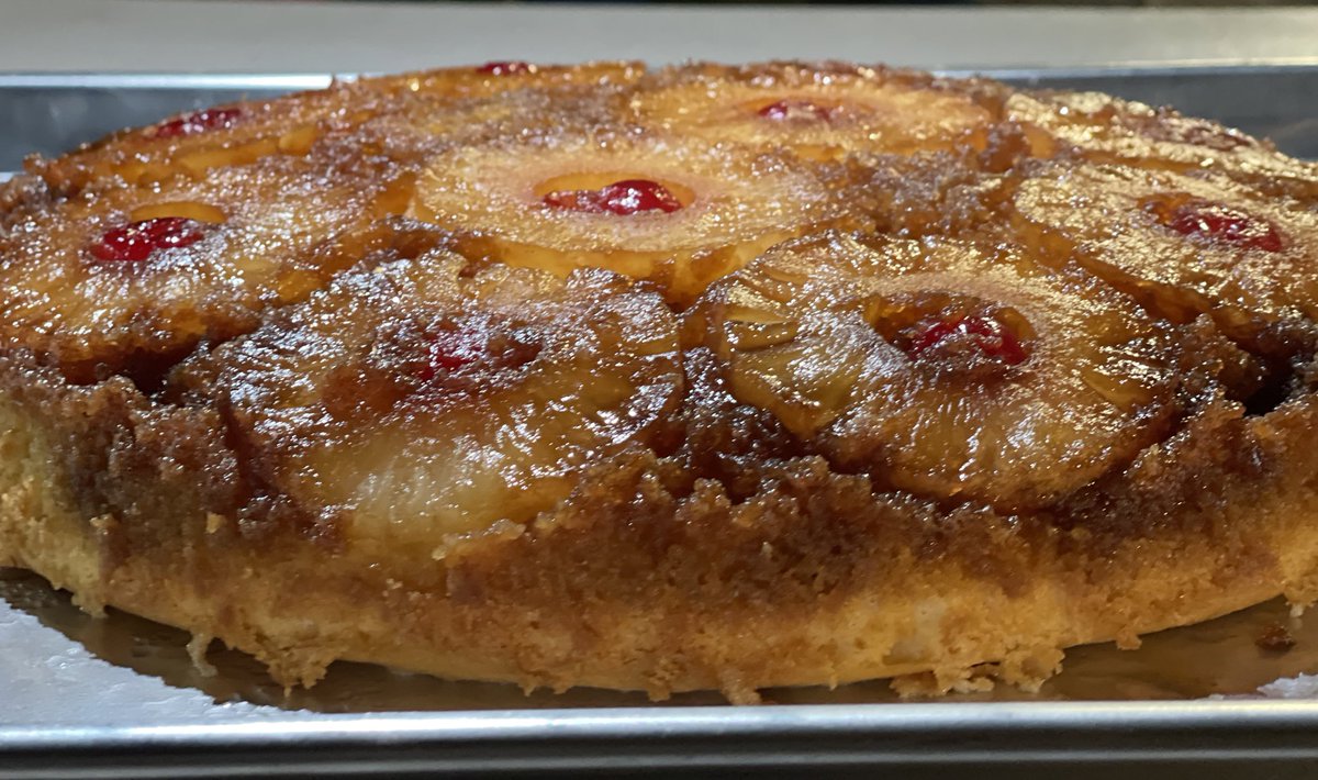 Got Baked with this Pineapple Upside down cake 🍍 (likes and Retweets are much appreciated 🙏🏽) #barbecue #pitmaster #BBQ #bbqlife #bbqlovers #WEBER #traeger #beef #tenderloin #charcoal #grill #foodie #foodies #MexicanFood #cakerecipe