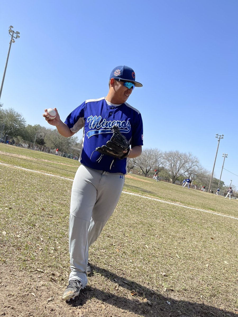 57__Salas's tweet photo. Baseball Sunday https://t.co/JugILvS7tb
