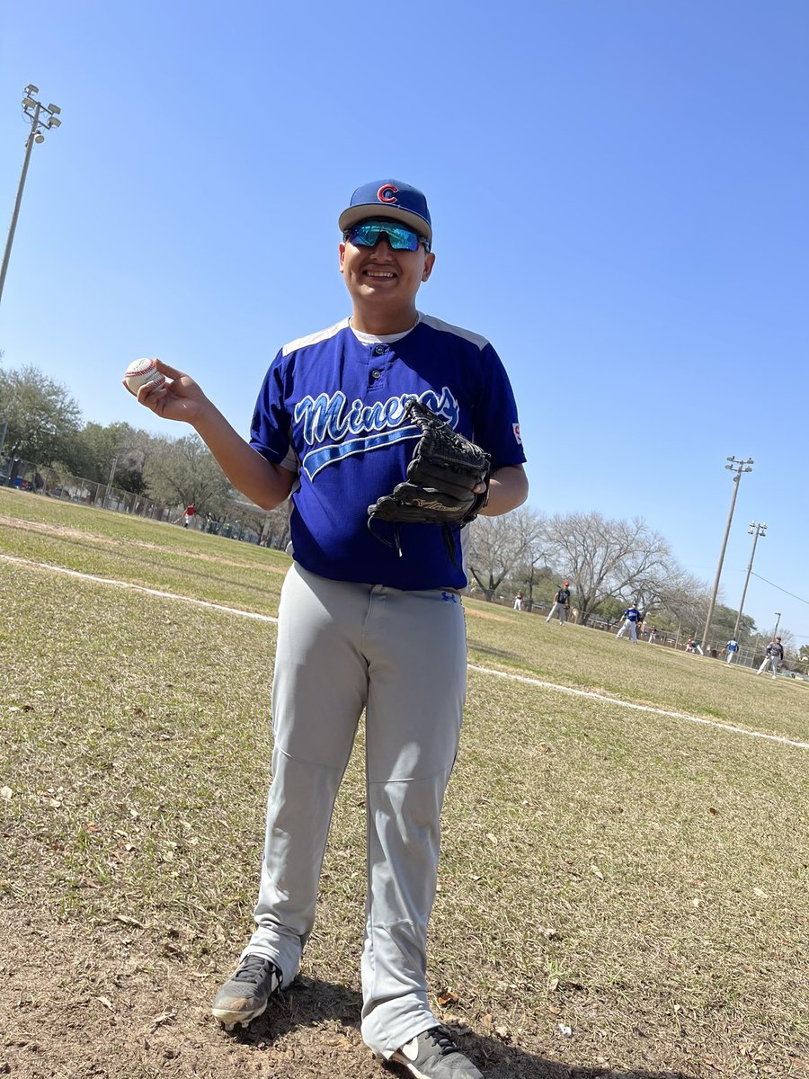 57__Salas's tweet photo. Baseball Sunday https://t.co/JugILvS7tb
