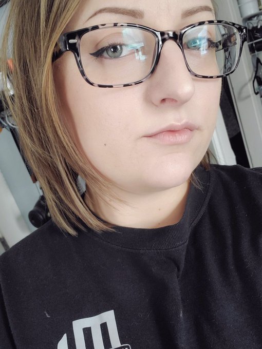 T'was a lazzzy Sunday 🥞☕🍯 https://t.co/HDlwQtbT5o