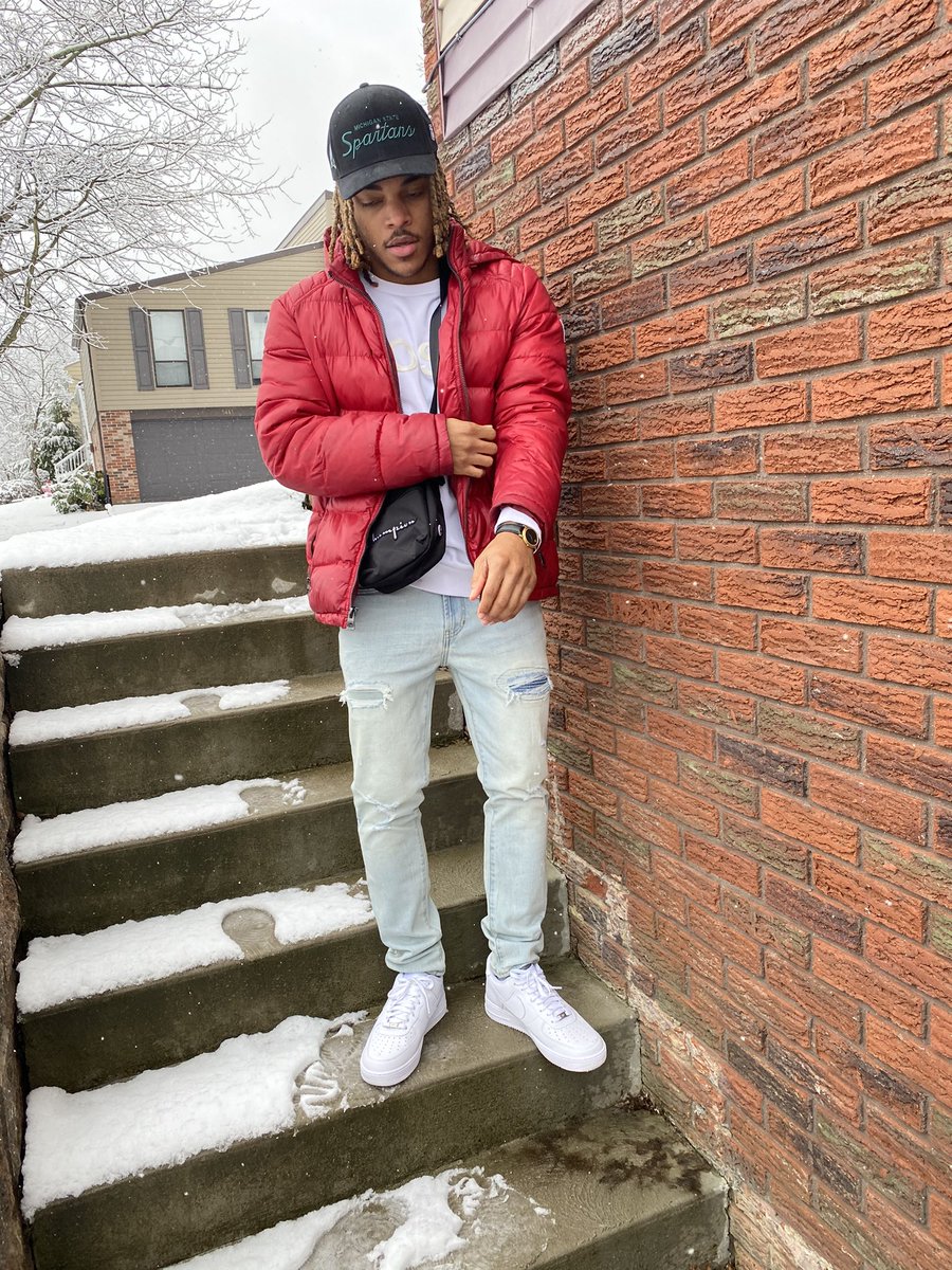 kevbreezy11's tweet photo. Cause Our Presence is A Present, Just To Kick it is A Blessing 💮 https://t.co/bIUcDqiu0N