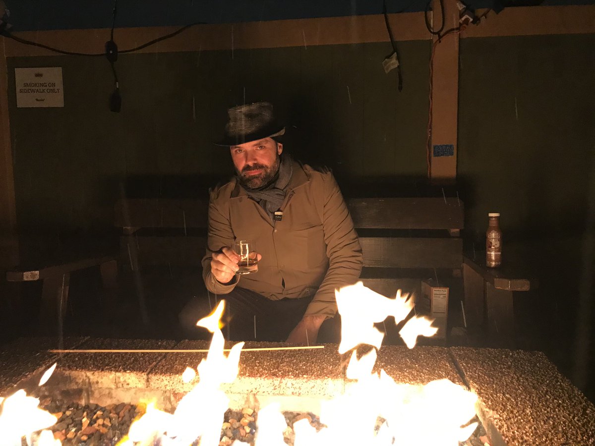 theroyale's tweet image. Cheers from the break. #snow #noaccumulation #doesntcount #yet 📷@michaelrallen