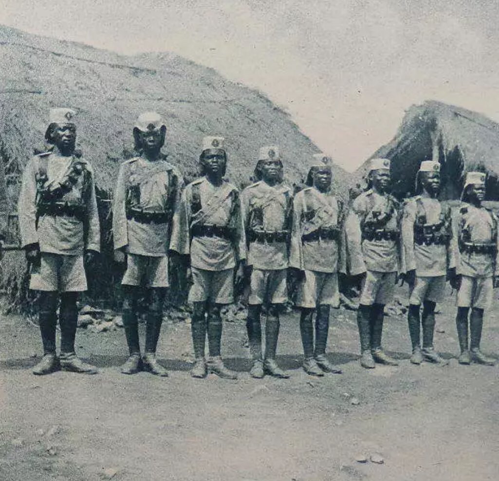 Additionally, Pioneers felt that their French infantry-like pillbox caps with a back flat they wore gave them an inferior status. They wanted to wear slouch hats similar to those worn by KAR askaris.