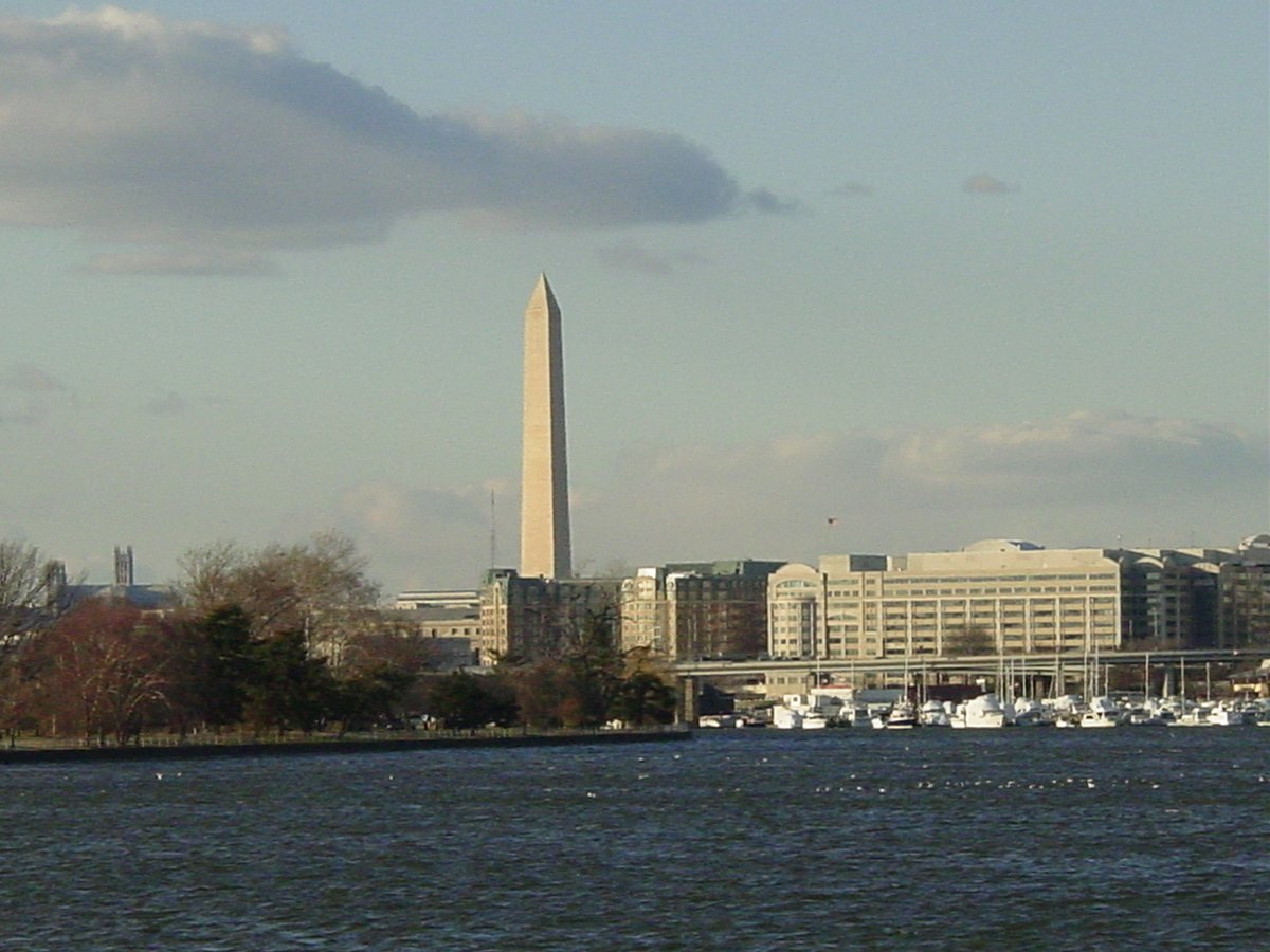 The Potomac River forms part of the borders between Maryland & Washington, D.C. The Washington Monument was visible from the base we stayed.The winds off the frozen Potomac River were unforgettable & unforgiving to this Texan.High 30Low 19Wind NNW 13 mph, gusting to 23 mph.