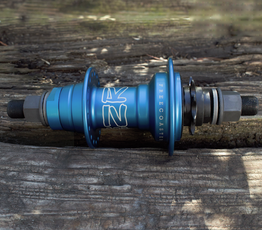 easternbikes's tweet photo. #EzraFreecoaster hubs in stock in anodized blue https://t.co/Lj4LoheHeB // #bmx #freecoaster #easternbikes #easternbmx https://t.co/VmelP5lldl