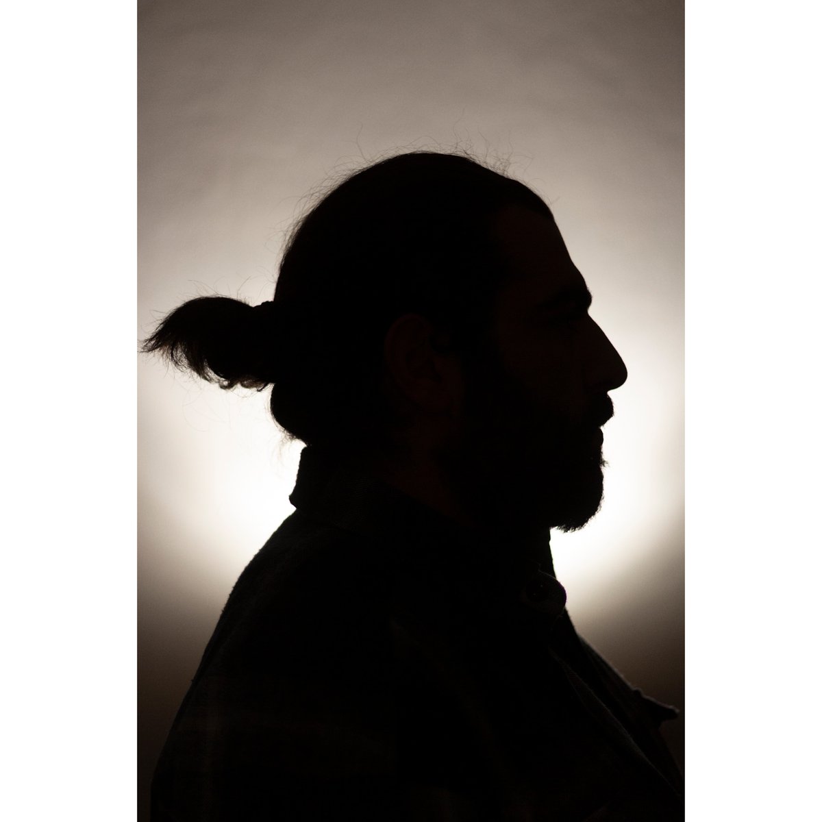 Ben bir başıma bir deli
Ben sanki bin yaşında bir deli