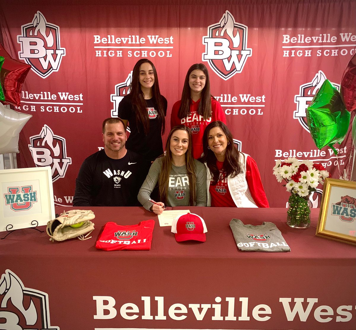 It’s official!! I am beyond excited for this amazing opportunity and incredibly grateful for everyone who helped me get here🐻❤️💚 #signed #washu25