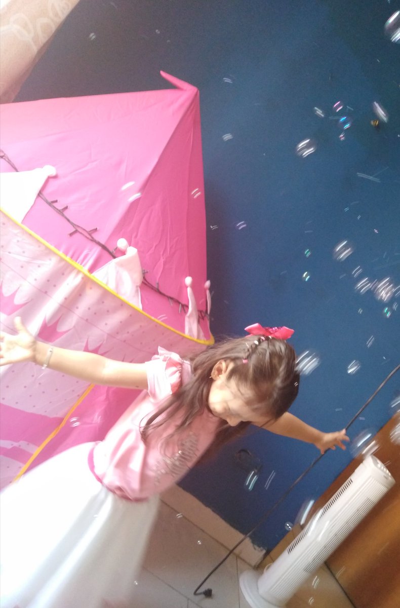 anmarbago's tweet photo. Tarde de Burbujas!!! 😍😊💕 https://t.co/Fr0qbZGAW0
