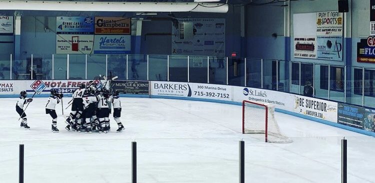 StillyPeeWeeB1's tweet photo. We got back at it this weekend and boy did we ever. The Ponies headed north and brought him ‘the chip,’ at the Colder by the Lake Tournament. They made a lot of memories and brought home the hardware, couldn’t ask for a better welcome back to hockey. @YouthHockeyHub @sahahockey https://t.co/T07ZiiLXD4