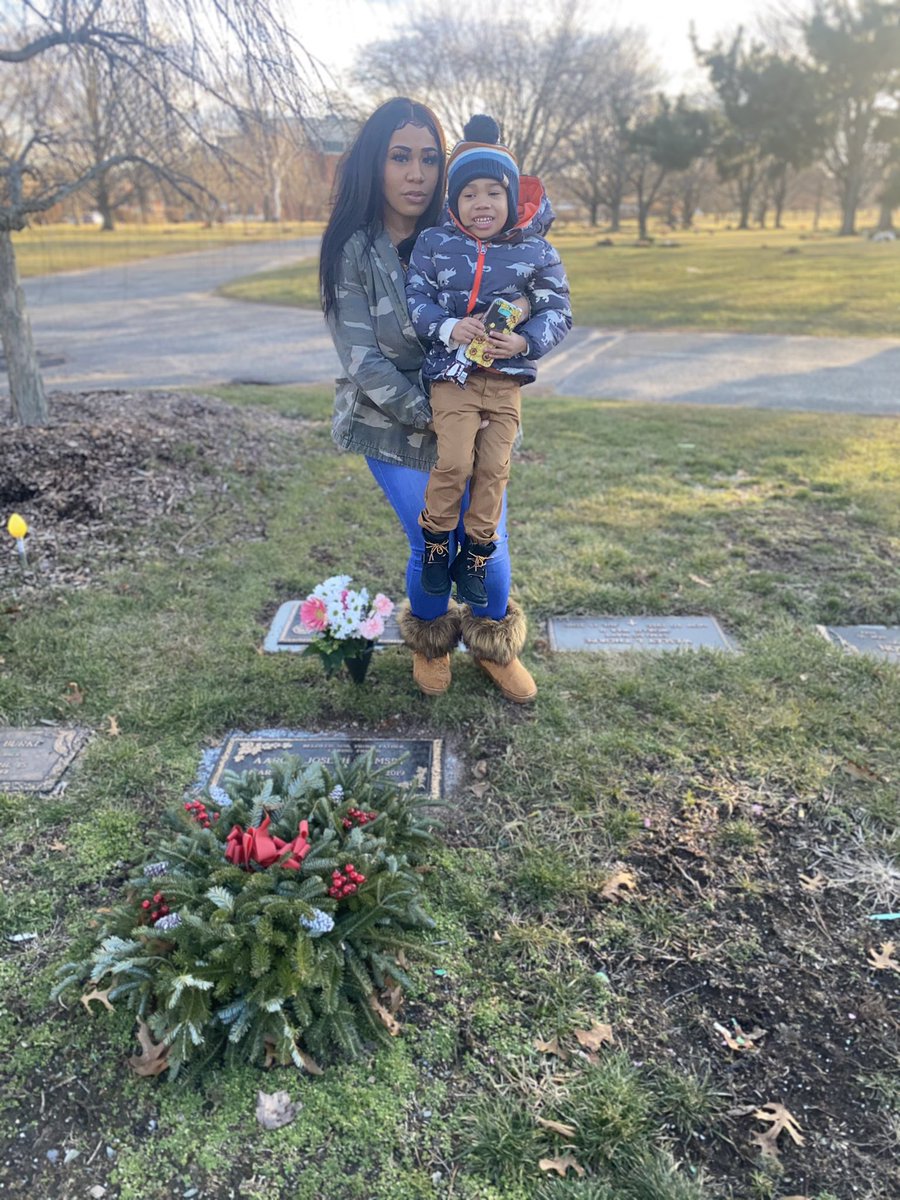 PrettygirlJas25's tweet image. We have a angel in heaven who we call daddy. Can’t believe it’s been 2yrs since you been gone.2yrs heard your voice, smelled you, embraced you. 2yrs my son has been without a dad. Holidays, birthday’s aren’t the same. Whoever said death, gets easier lied.I❤️you #Justice4Aaron