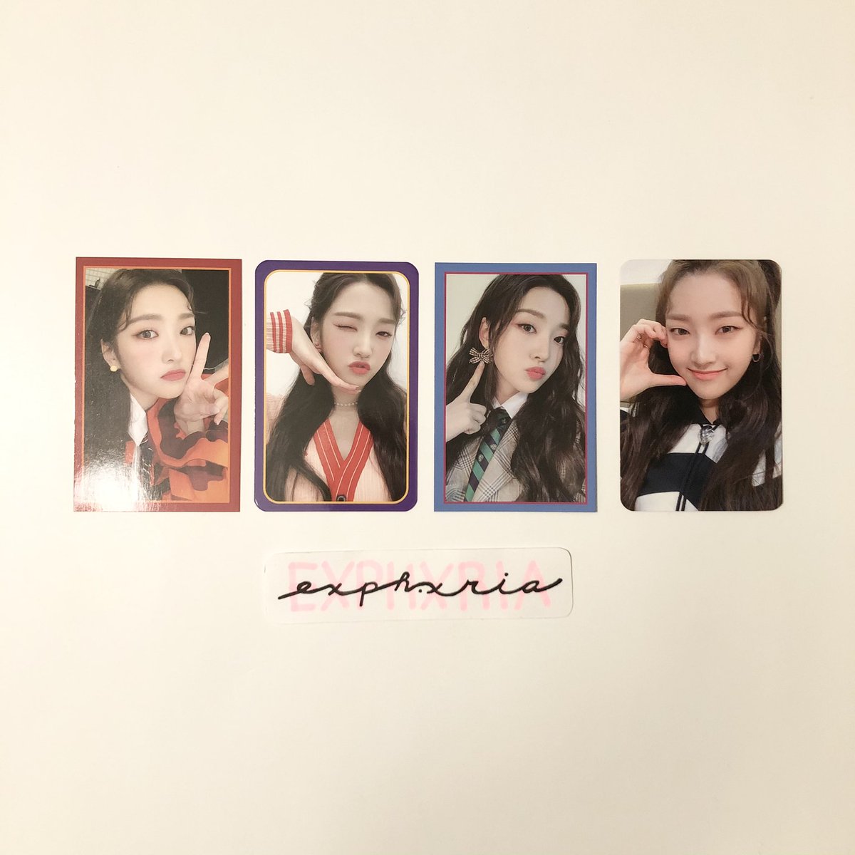 wts/t weeekly we can soeun pcs

$6 shipped per regular ; $8 shipped per preorder (+$1.00 ww)

please dm for availability and read the first 3-4 infos in my carrd exphxria.carrd.co

tags 🏷 photocard soojin jiyoon monday soeun jaehee jihan zoa mmt makestar
