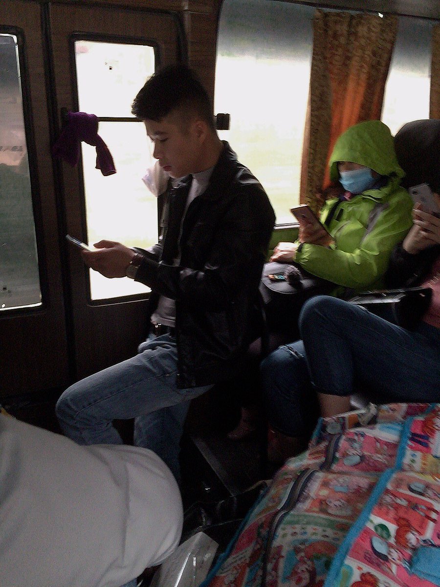 dng85147690's tweet photo. Nhìn anh lơ xe mà liêm sỉ có cứ rơi theo thừng cú lắc https://t.co/q6aheyNfKW