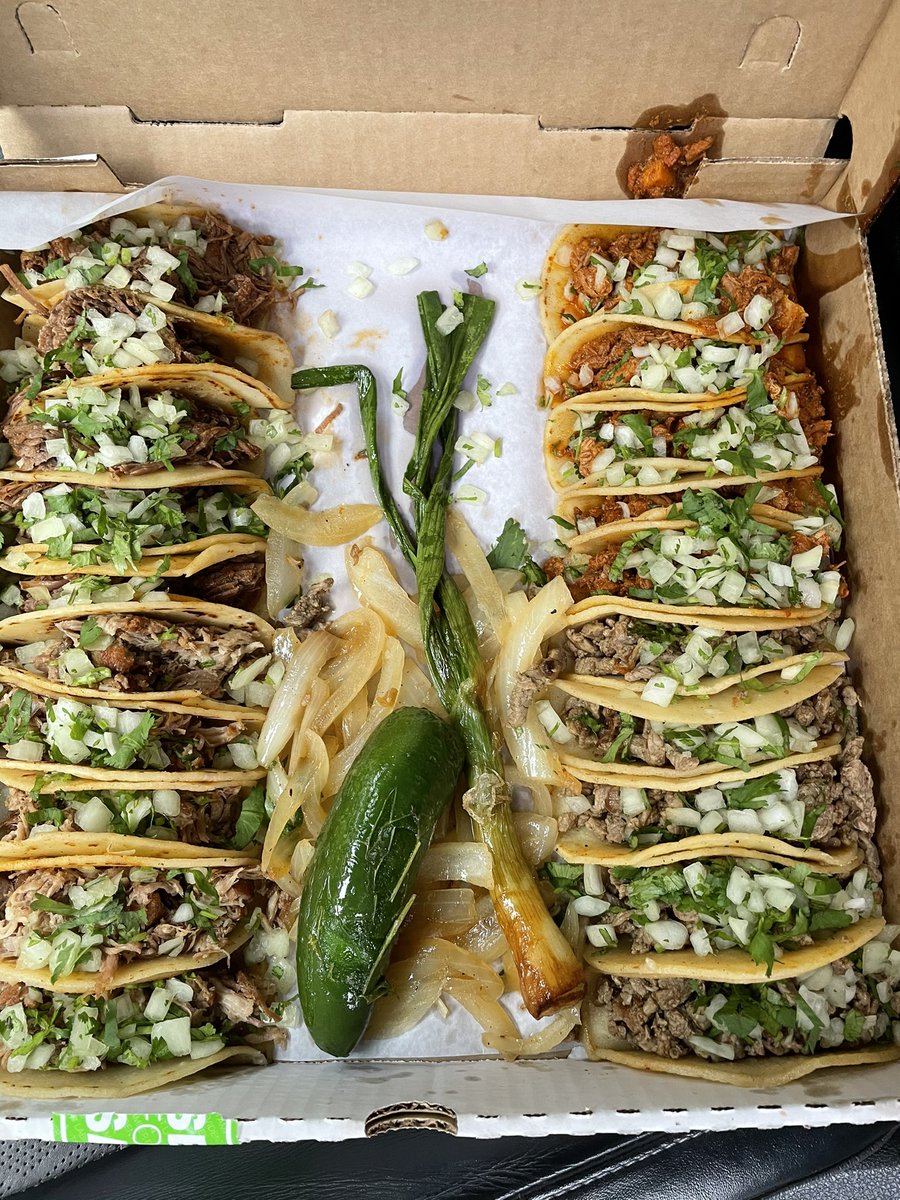 klrgrz's tweet photo. Did @mer_pizza and I get 20 tacos today? Yes.
Did we crush all 20 tacos today? Also yes.
I regret nothing. #ForeverBulk
H/T @JBizzle703 for the recommendation https://t.co/Q2Re9Ixb0C