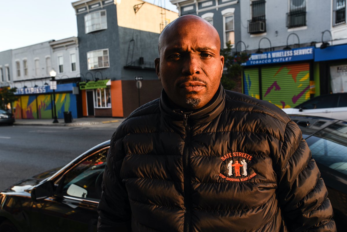ron_cassie's tweet photo. I met Dante Barksdale 12 years ago when Safe Streets was a new concept in Baltimore. He walked a courageous line in the streets, mediating beefs and potential shootings, no doubt saving the lives of many others. He was serious, funny, and soulful and his murder is heartbreaking. https://t.co/1qpsEQNJ2N