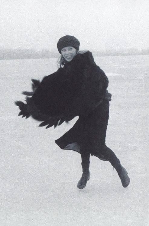ddoniolvalcroze's tweet image. Singer-songwriter Joni Mitchell, skating on Lake Mendota, Madison, WI, 1976 
(Photo: Joel Bernstein)