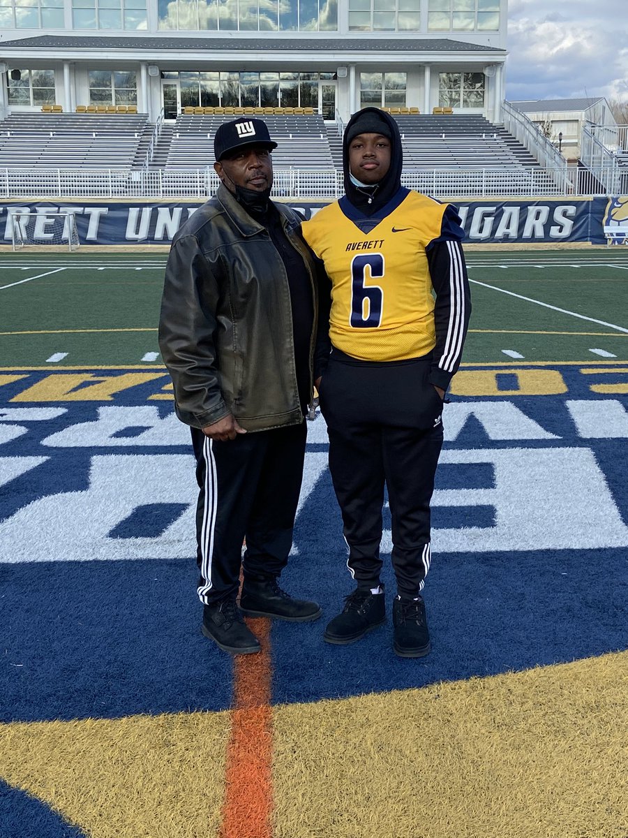 zai6lit's tweet photo. Grateful to Receive an offer from Averett University 🙏🏾 @Kblackk4 @CoachGlove10 @coachphenry https://t.co/4aV02zPSoh