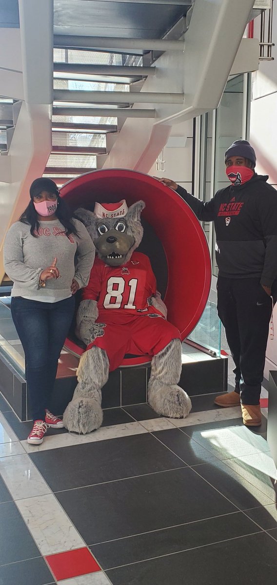 JustMari1908's tweet photo. Settled and Safe at his new Home NC State! Do Good and Be great!!!! @LyndonCooper5 ! https://t.co/OjRfwaZpqi