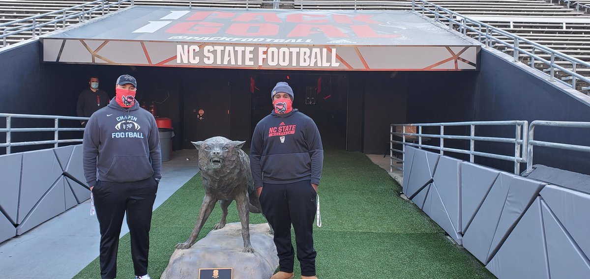 JustMari1908's tweet photo. Settled and Safe at his new Home NC State! Do Good and Be great!!!! @LyndonCooper5 ! https://t.co/OjRfwaZpqi